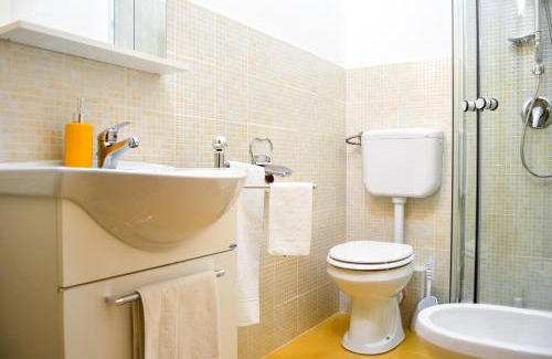 Ruggero Settimo Casa | Cheap in Center