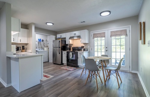 Calhoun Casa | Cheapest rates of the year! 2BR comfort