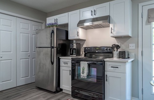Calhoun Casa | Cheapest rates of the year! 2BR comfort