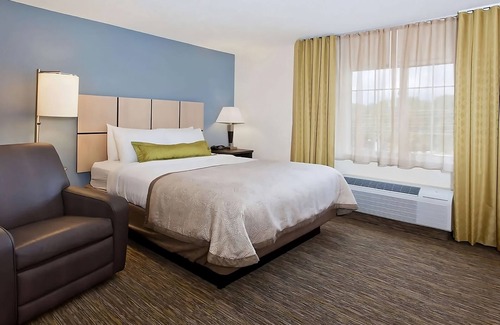 Ashley Oaks Hotel | Check out East Tennessee History Center! 2 Family-friendly Units W/Kitchens!