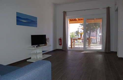 Verunic Apartamento | Acogedor apartamento con terraza en la azotea en Veli Rat