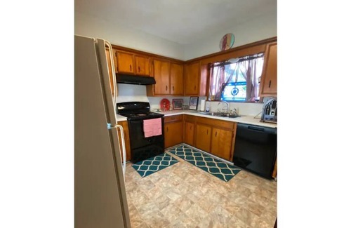 Baytown Casa | Cheerful 1 bedroom recently updated and conveniently located.