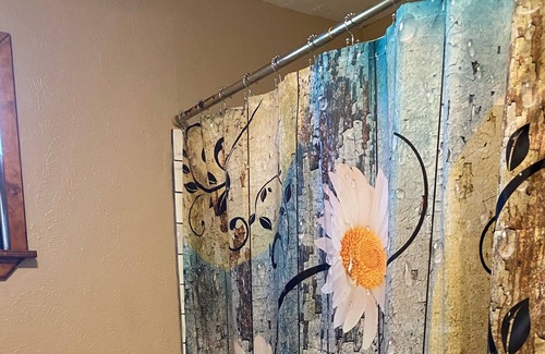 Baytown Casa | Cheerful 1 bedroom recently updated and conveniently located.