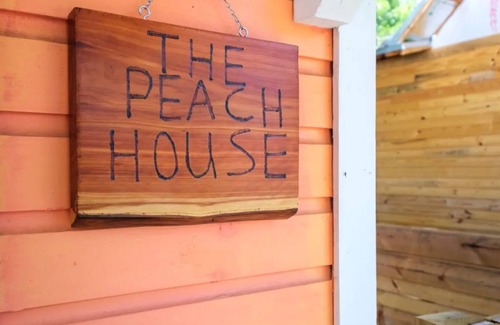 Pleasant Street Casa | Cheerful 2-BDRM/2.5 Bathroom Home Near DWTN & UF
