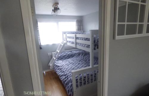 Great Yarmouth Chalet De Esquí | Cheerful 2 Bed Holiday Chalet with Gated Decking