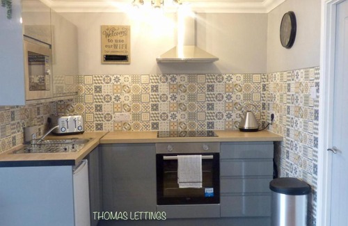 Great Yarmouth Chalet De Esquí | Cheerful 2 Bed Holiday Chalet with Gated Decking