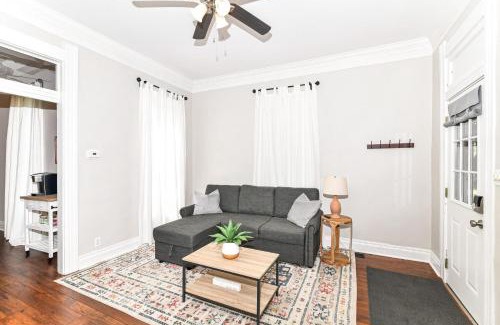 Noblesville Casa | Cheerful 2-Bedroom Cottage in Downtown Noblesville