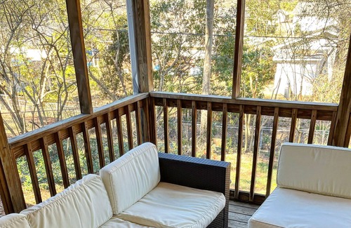Homewood Casa | Cheerful 2-bedroom Home in West Homewood