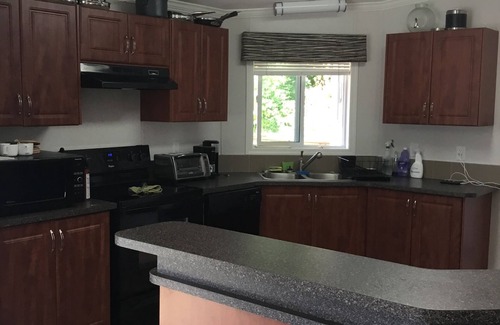 Laidlaw Casa | Cheerful 2 bedroom home, lovely views in Dogwood Valley 10 minutes from Hope, BC