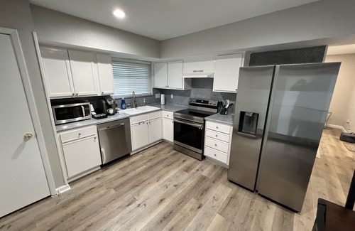 Spring Shadows Casa | Cheerful 2 bedroom home 20 minutes from downtown