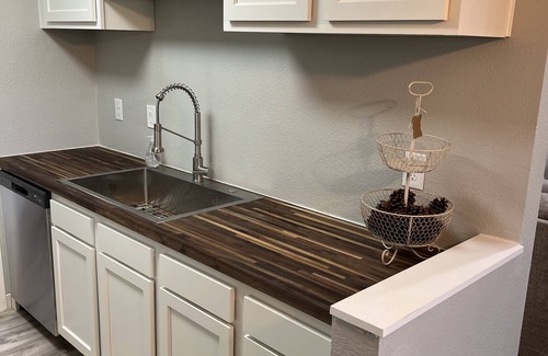 Baseline Sub Casa | Cheerful 2 bedroom townhouse across street from CU