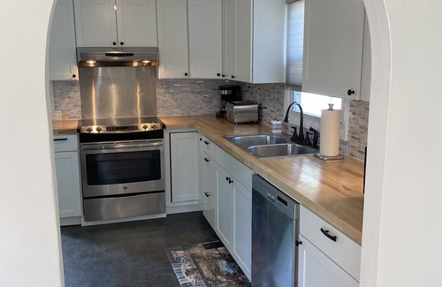 Seneca Falls Casa | Cheerful 2 Bedroom House with off street parking