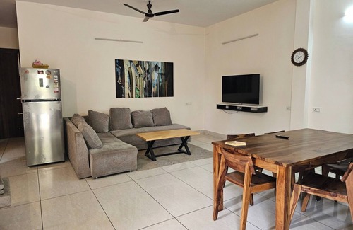 Karnal Villa | Cheerful 2-bedroom villa with big garden n sports