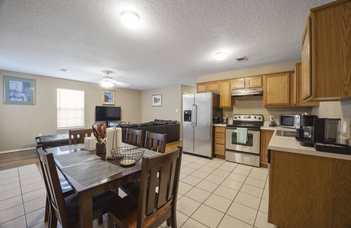 Fort Smith Casa | Cheerful 2 Bedrooms 2 Full Bathrooms Duplex