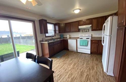 Neenah Casa | Cheerful 2BR near I41