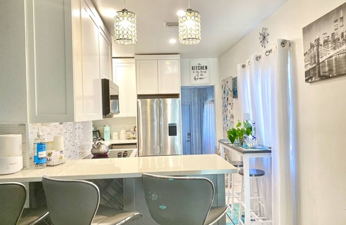 Lake Worth Casa | Cheerful 2x2, Jet Tub & Sleep Number bed, Lake Worth Beach.