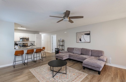 Columbia Casa | Cheerful 3 bed home with close access to lots