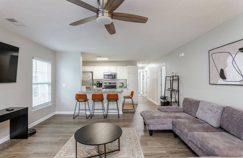 Columbia Casa | Cheerful 3 bed home with close access to lots