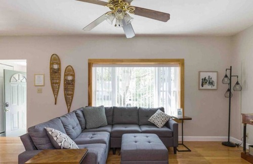 Essex Junction Casa | Cheerful 3-Bedroom Home (Newly Renovated!)