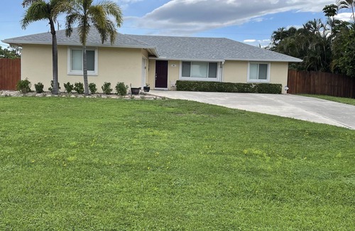 Florida Gardens Casa | Cheerful 3-bedroom home
