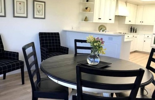 Lake San Marcos Casa | Cheerful 3 bedroom house right on the golf course.