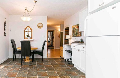 Langford Apartamento | Cheerful 3-bedroom home near Glen Lake
