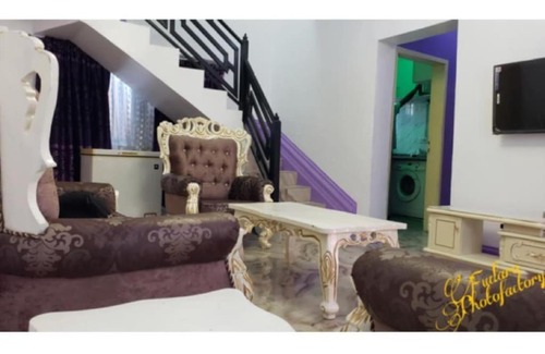 Owerri Apartamento | Cheerful 3 bedroom house with a massive garden!