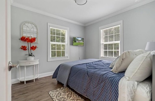 Charlotte Casa | Cheerful 3 bedroom-long term close to uptown