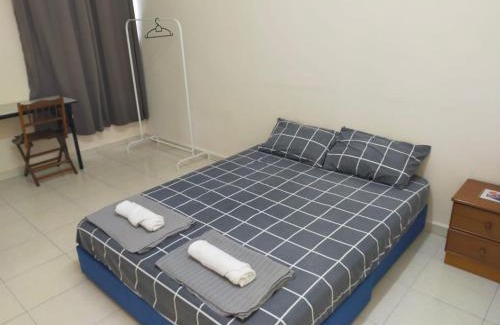 Sungai Puyu Casa | Cheerful 3-Bedroom Residential Home with Free WIFI