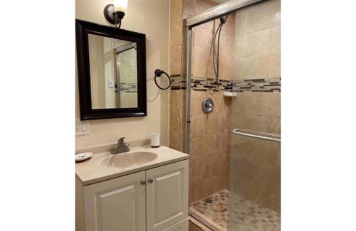 Pineapple Grove Arts District Casa | Cheerful 3-Bedroom Cottage/Heart of Dwntn Delray!!