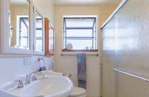 Lafayette Casa | Cheerful 3 Bedroom with Outdoor Deck!