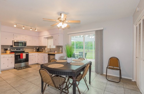 Jacksonville Casa | Cheerful 3 BR 1.5 BA Home in Great Neighborhood! Recently Renovated!