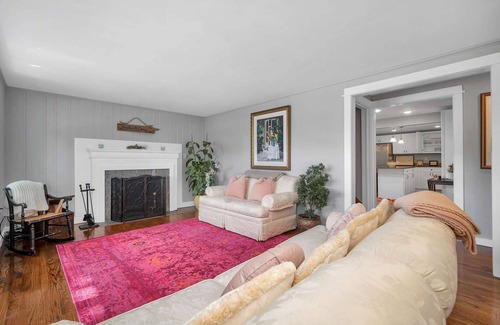 Waterford Casa | Cheerful 3bd Cape yards from river/beach access