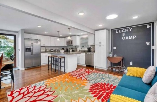 Waterford Casa | Cheerful 3bd Cape yards from beach/ river access