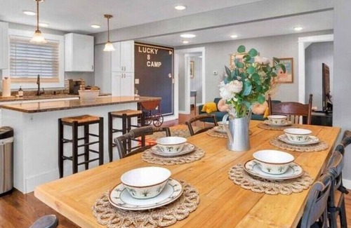 Waterford Casa | Cheerful 3bd Cape yards from beach/ river access
