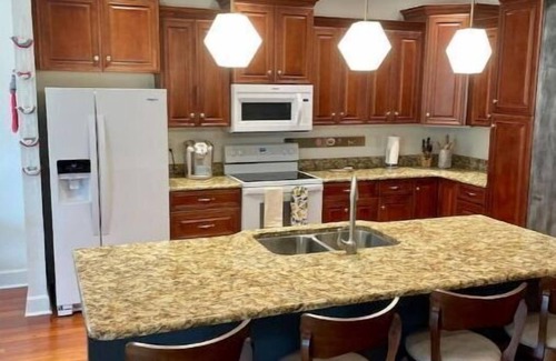Winter Haven Casa | Cheerful 4 Bed, 3 Bath Home with Screened Pool