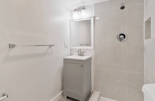 South Palm Park Neighborhood Association Casa | Cheerful 4 Bedroom Bungalow in Lakeworth