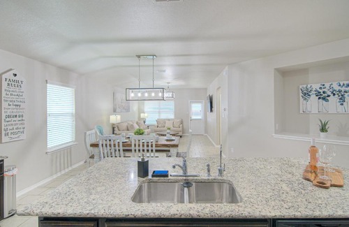 Solana Ridge Casa | Cheerful 4 bedroom close to Lackland , Sea world