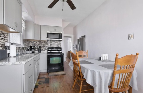 Belleville Casa | Cheerful 4 Bedroom House