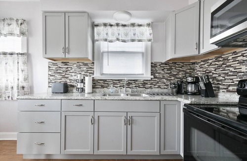 Belleville Casa | Cheerful 4 Bedroom House