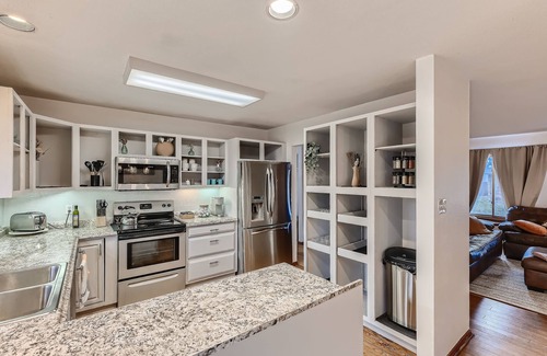 Castlewood Casa | Cheerful 4 Bedroom Home - Back Yard/Game Room!