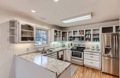 Castlewood Casa | Cheerful 4 Bedroom Home - Back Yard/Game Room!