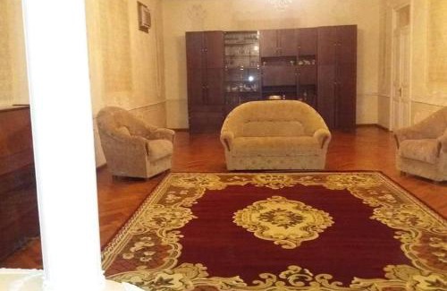 Samtredia Apartamento | Cheerful 4-bedroom home in Samtredia, Georgia