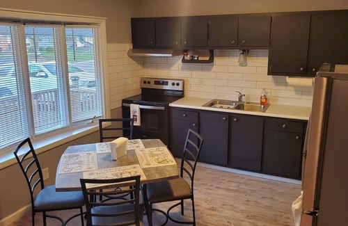 Mount Pleasant Casa | Cheerful 4 Bedroom Home w/Free Driveway Parking