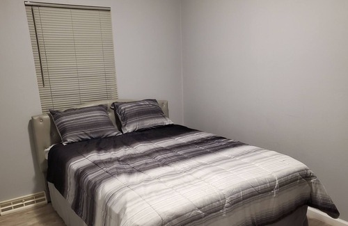 Mount Pleasant Casa | Cheerful 4 Bedroom Home w/Free Driveway Parking