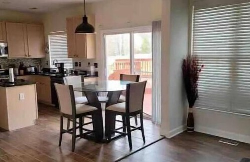Waldorf Casa | Cheerful 4 bedroom home with fireplace.