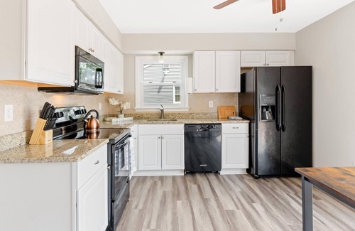 Chesterfield Casa | Cheerful 4-Bedroom Southside Home