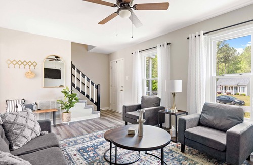Chesterfield Casa | Cheerful 4-Bedroom Southside Home