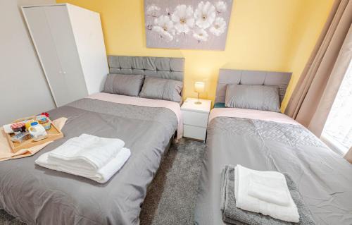 Plumstead Casa | Cheerful 4 bedrooms home 8 mn to train station