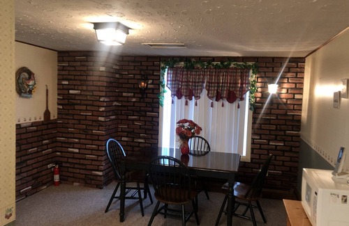 Robertsdale Casa | CHEERFUL 4 BEDROOMS GETAWAY HOME IN ROBERTSDALE
